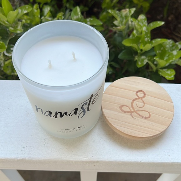 Jasmine & Chai DW Home Scented Candle - Picture 6 of 15